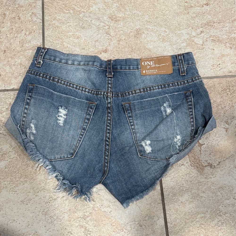 One Teaspoon Distressed Denim Shorts Size 25 - Picture 6 of 8